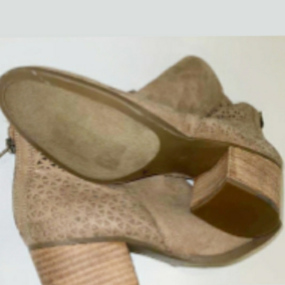 Madden Girl Cut Out Beige Booties - Picture 4 of 11